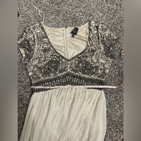 Adrianna Papell Ivory Embellished Beaded Bodice V-Neck Gown Sz 10 Formal - Picture 10 of 11